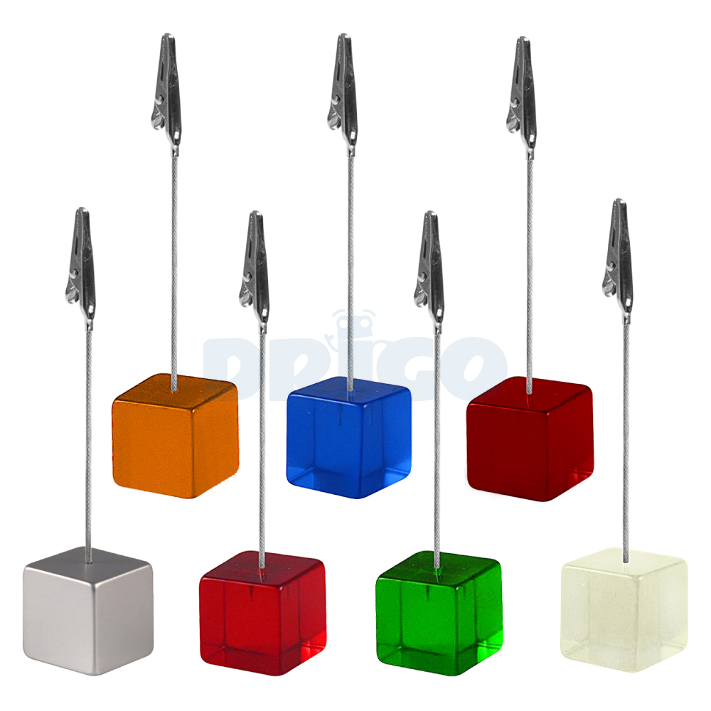 Porta Memorias con Base Acrílica en Forma de Cubo